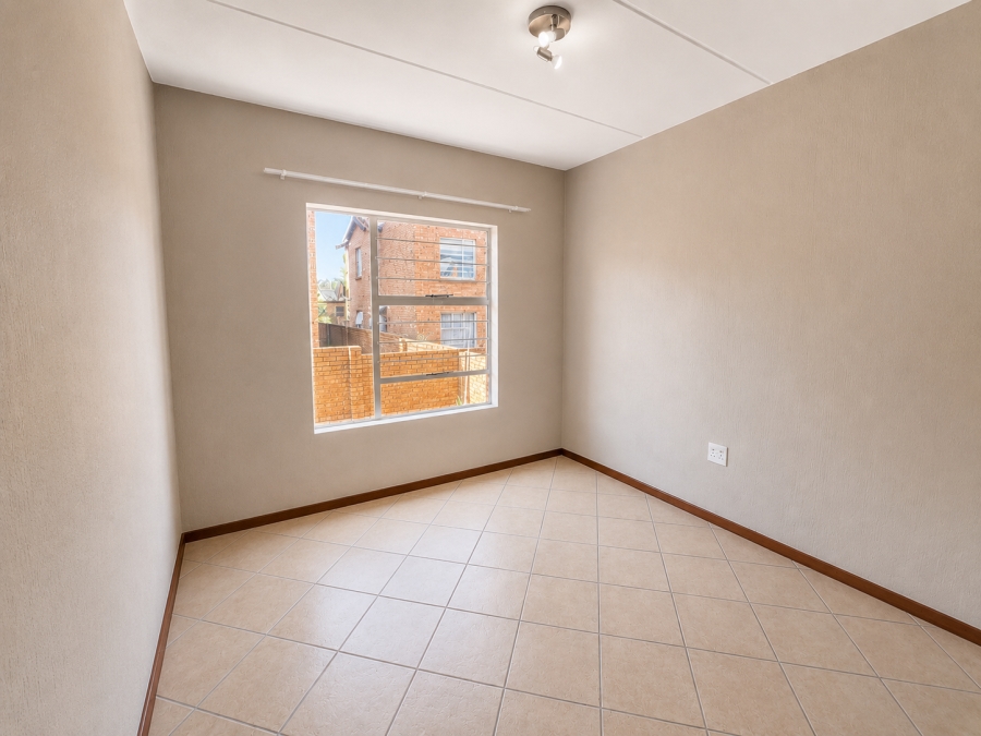 2 Bedroom Property for Sale in Honeypark Gauteng