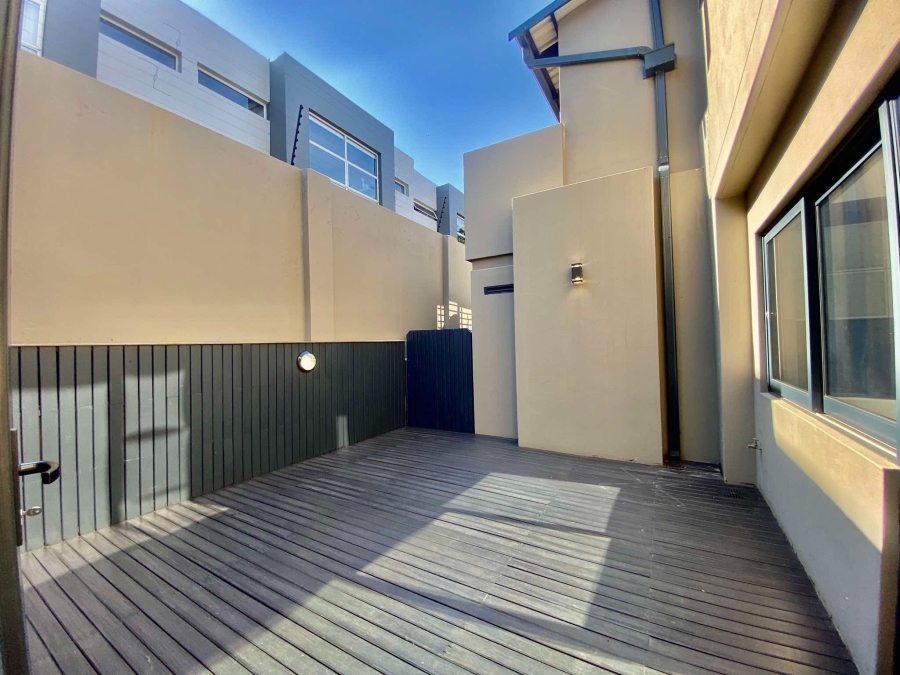 To Let 3 Bedroom Property for Rent in Atholl Gauteng