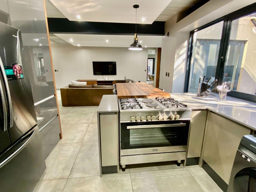 To Let 3 Bedroom Property for Rent in Atholl Gauteng