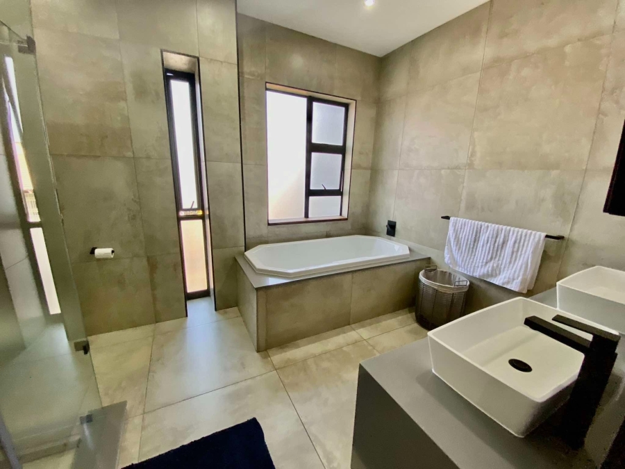To Let 3 Bedroom Property for Rent in Atholl Gauteng