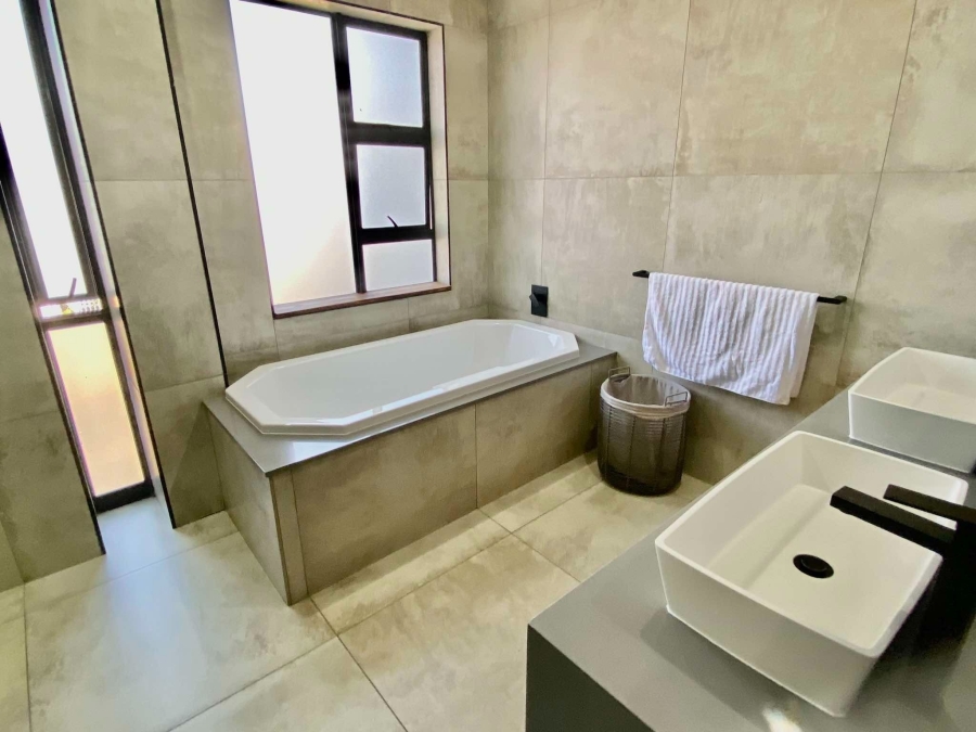 To Let 3 Bedroom Property for Rent in Atholl Gauteng