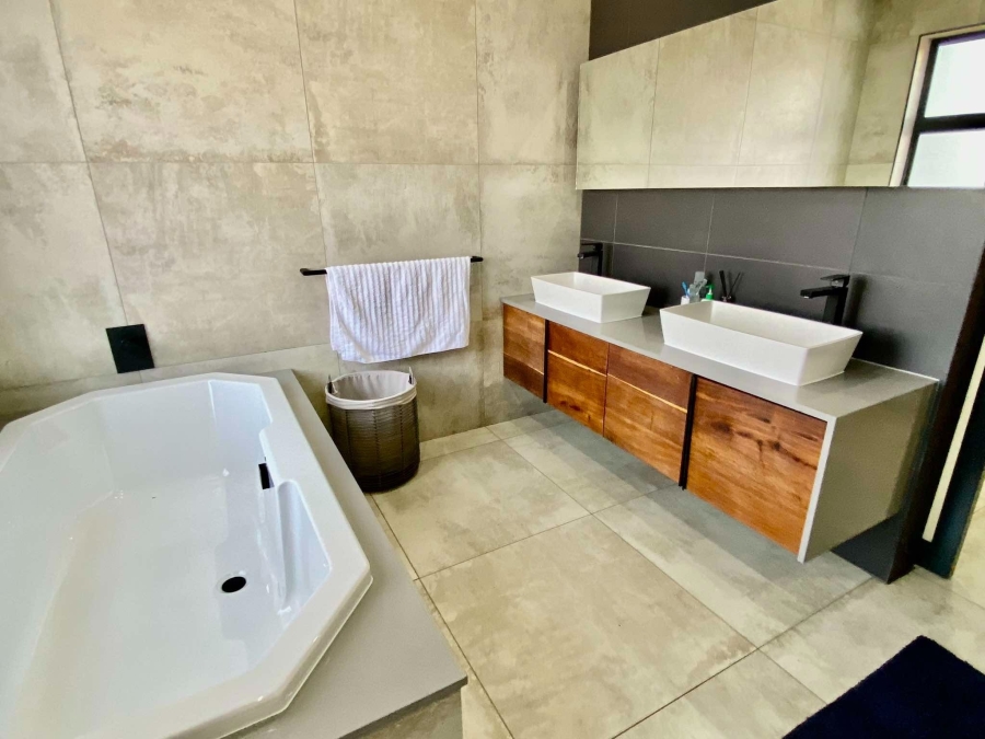 To Let 3 Bedroom Property for Rent in Atholl Gauteng