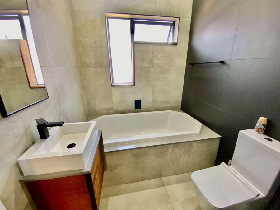 To Let 3 Bedroom Property for Rent in Atholl Gauteng