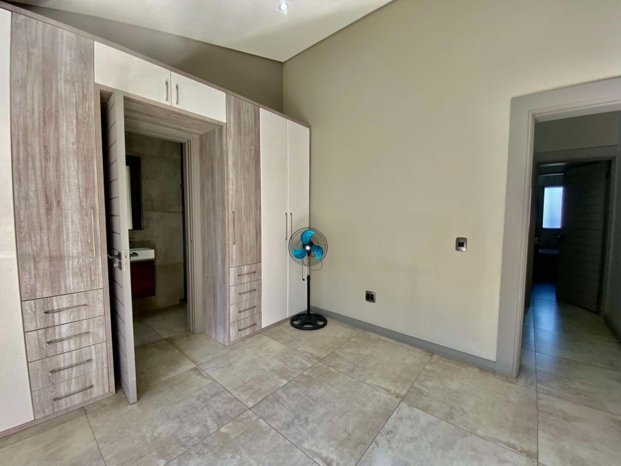 To Let 3 Bedroom Property for Rent in Atholl Gauteng