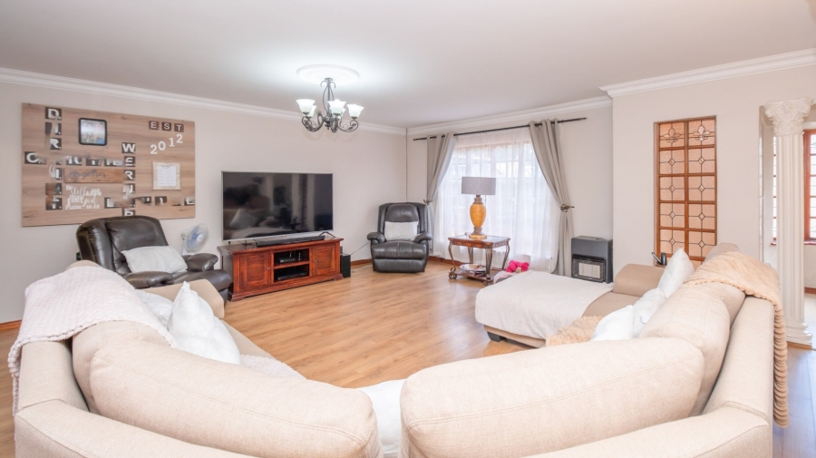 4 Bedroom Property for Sale in Helderkruin Gauteng