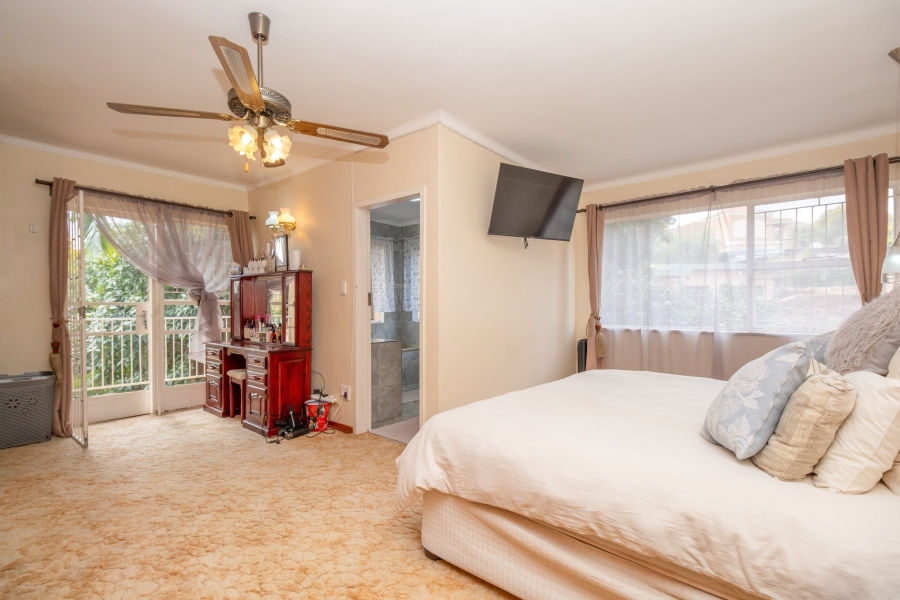 4 Bedroom Property for Sale in Helderkruin Gauteng