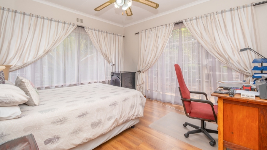 4 Bedroom Property for Sale in Helderkruin Gauteng