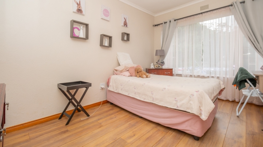 4 Bedroom Property for Sale in Helderkruin Gauteng
