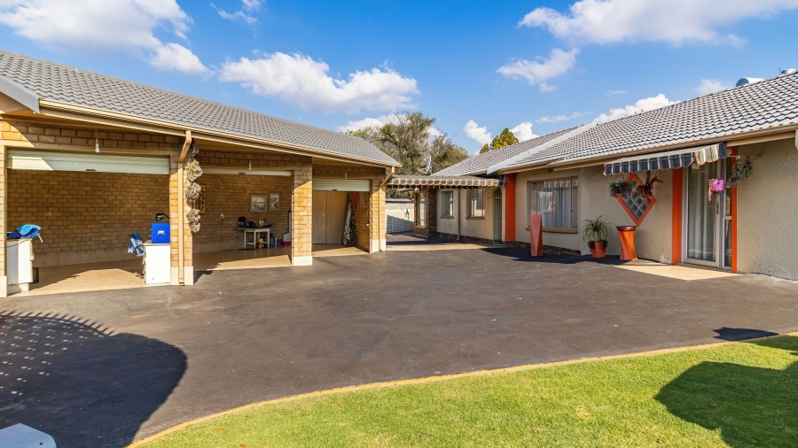 4 Bedroom Property for Sale in Atlasville Gauteng