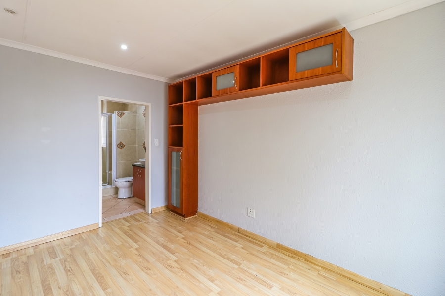 To Let 3 Bedroom Property for Rent in Morningside Gauteng