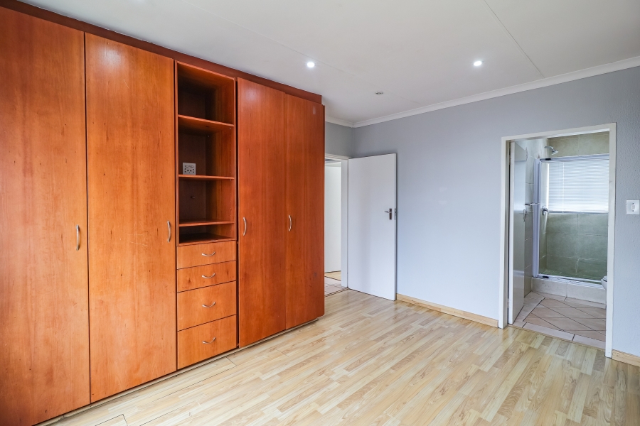 To Let 3 Bedroom Property for Rent in Morningside Gauteng