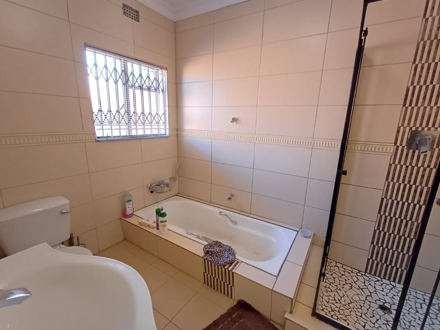 4 Bedroom Property for Sale in Bedworth Park Gauteng