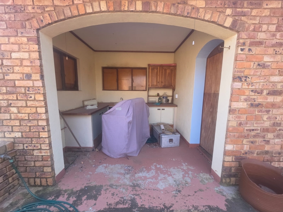 4 Bedroom Property for Sale in Kameelfontein Gauteng