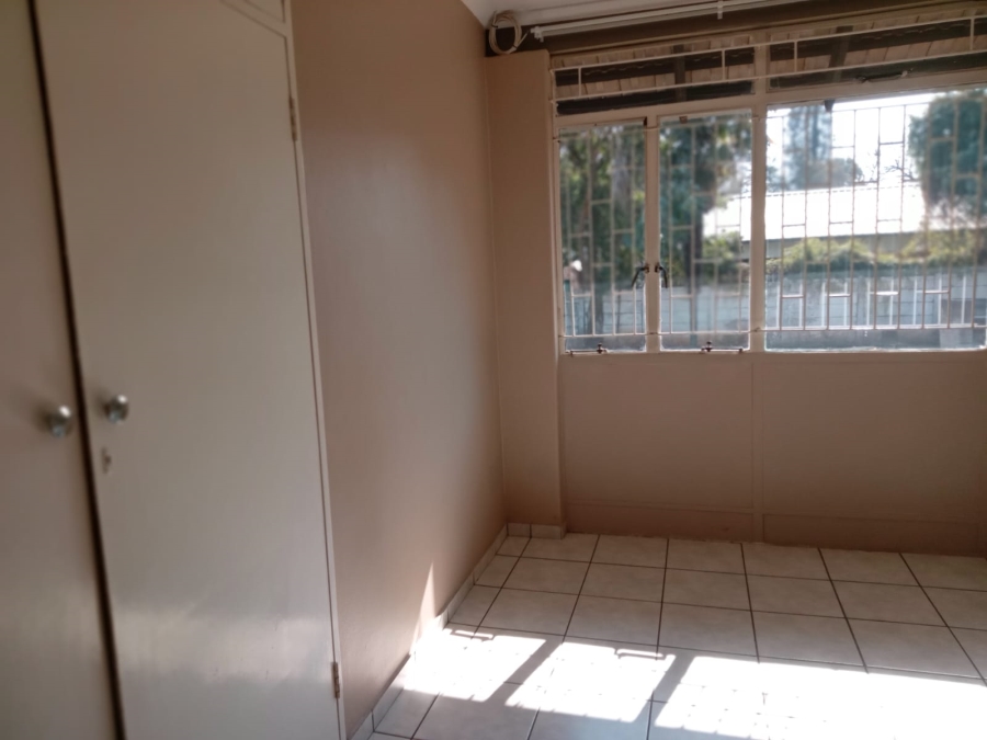 6 Bedroom Property for Sale in Kilner Park Gauteng