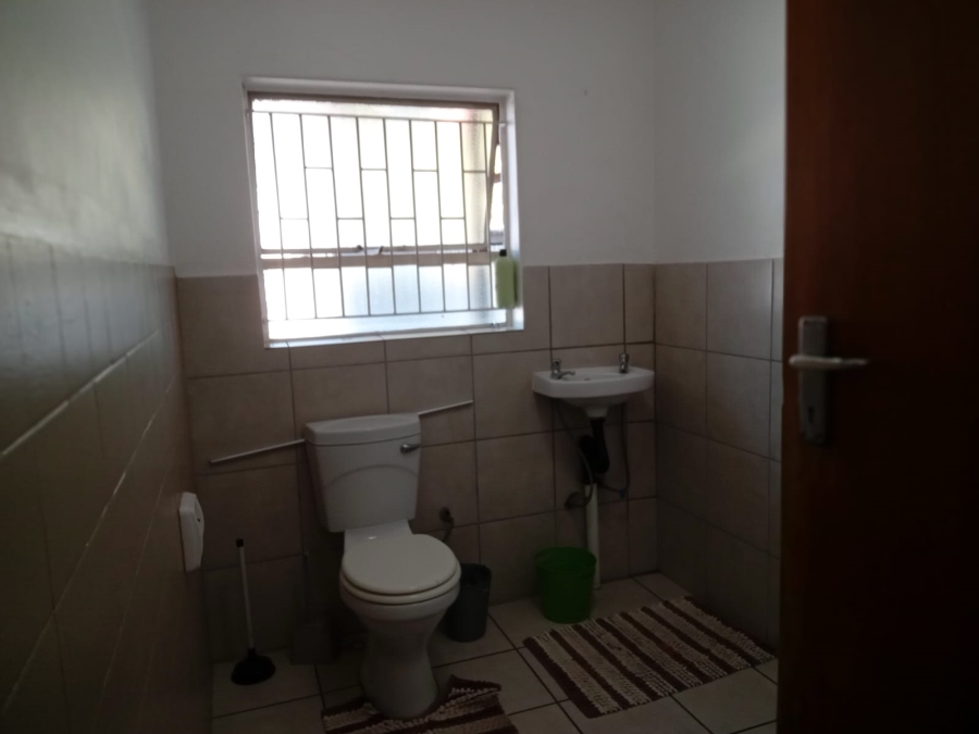 6 Bedroom Property for Sale in Kilner Park Gauteng