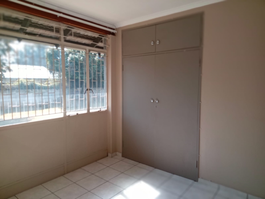 6 Bedroom Property for Sale in Kilner Park Gauteng