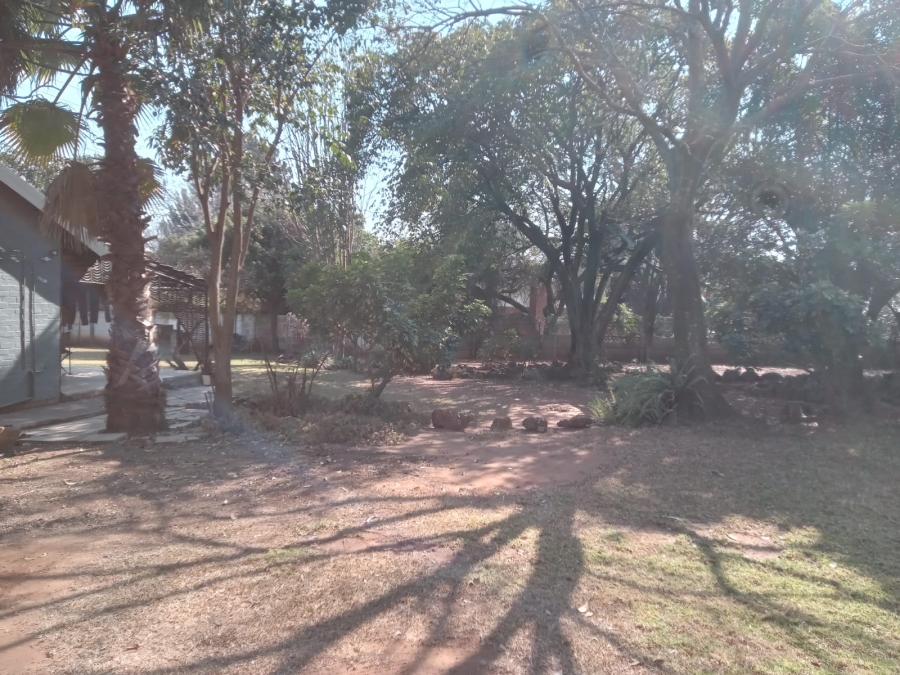 6 Bedroom Property for Sale in Kilner Park Gauteng