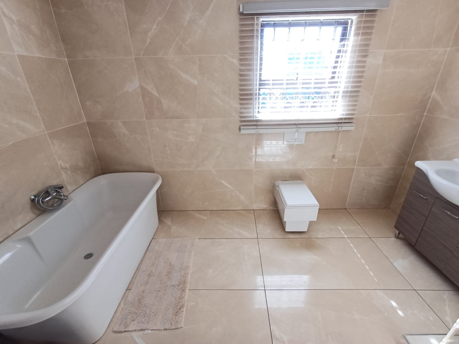 5 Bedroom Property for Sale in Vanderbijlpark CW 5 Gauteng