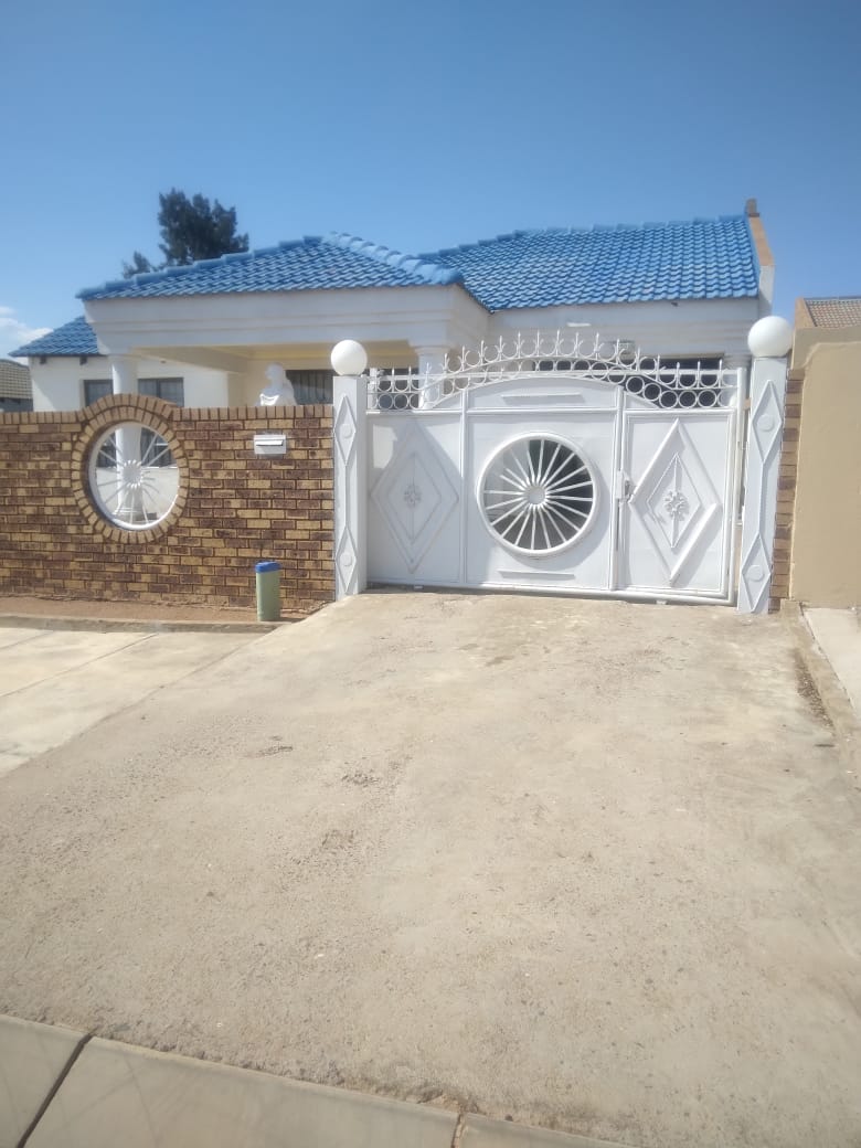 2 Bedroom Property for Sale in Mabopane Unit B Gauteng