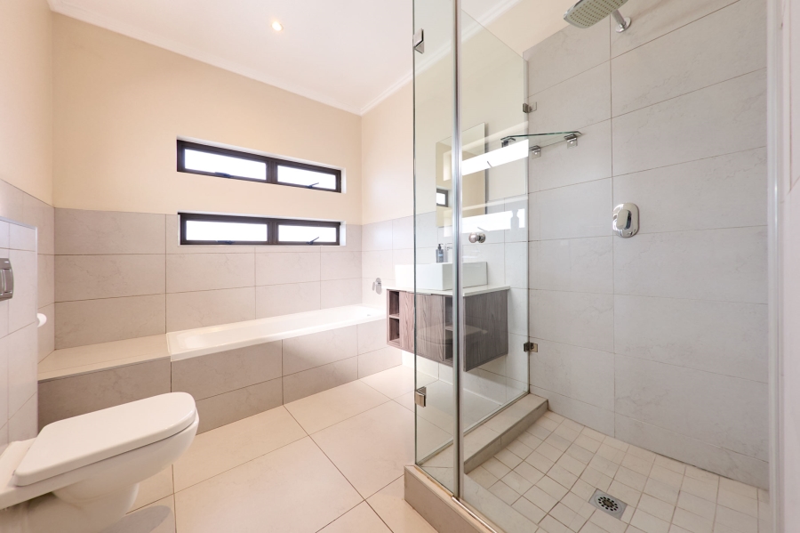 3 Bedroom Property for Sale in Bryanston Gauteng