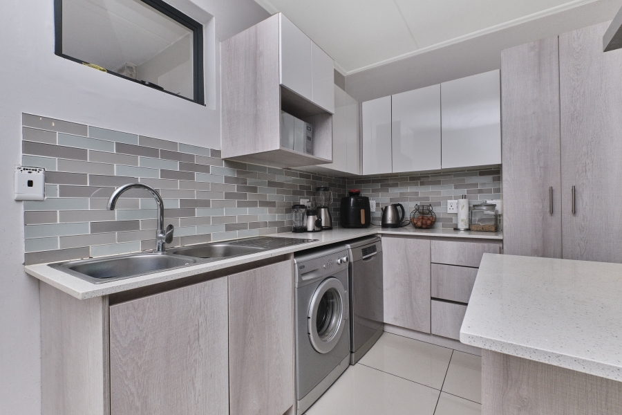 2 Bedroom Property for Sale in Bryanston Gauteng