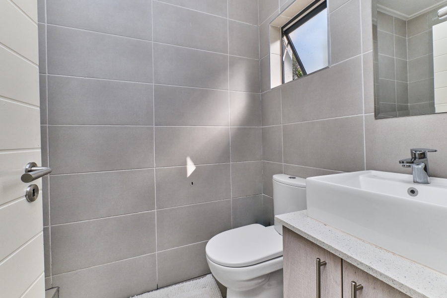 2 Bedroom Property for Sale in Bryanston Gauteng