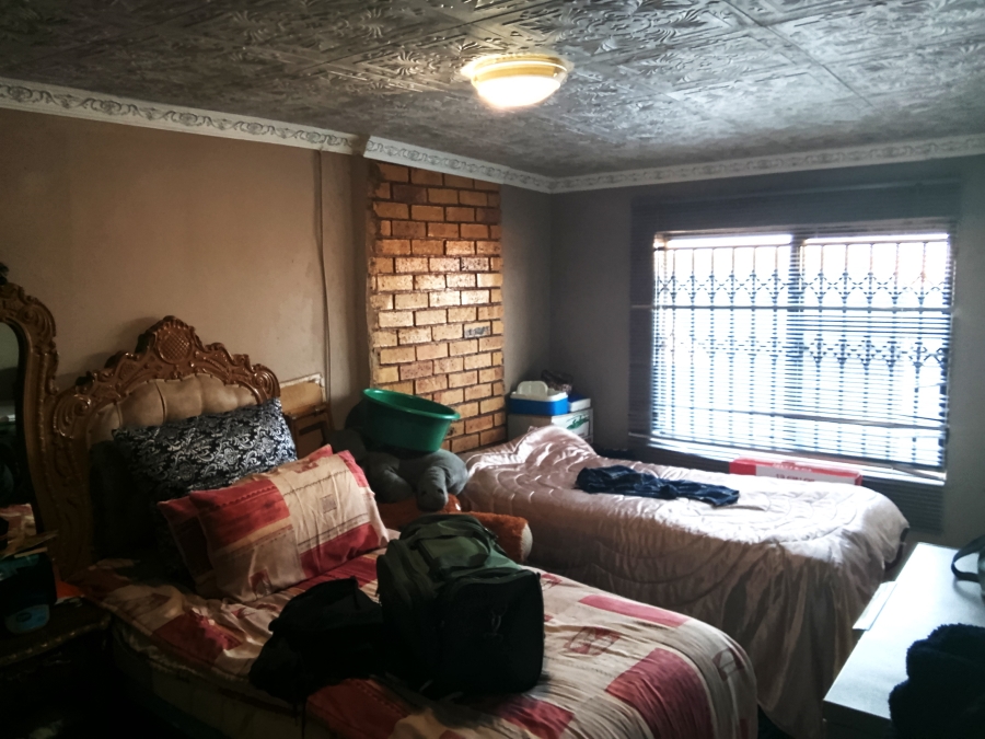 5 Bedroom Property for Sale in Vosloorus Ext 14 Gauteng