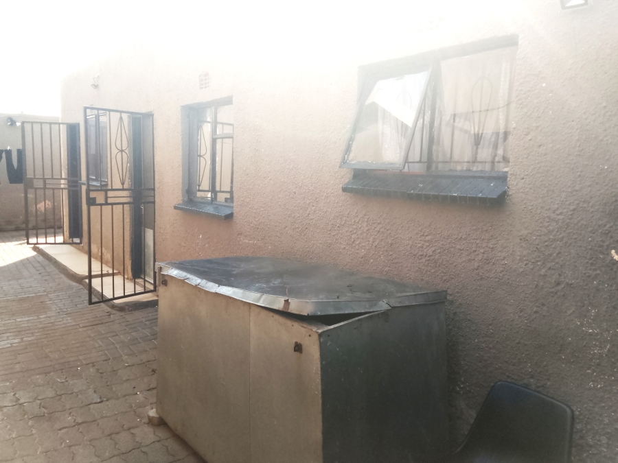 5 Bedroom Property for Sale in Vosloorus Ext 14 Gauteng