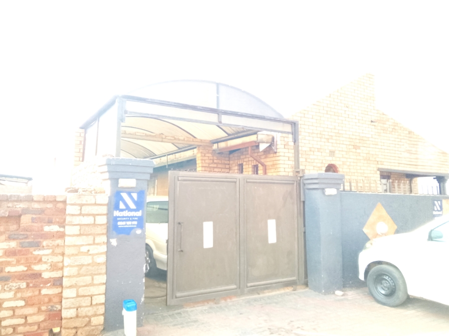 5 Bedroom Property for Sale in Vosloorus Ext 14 Gauteng