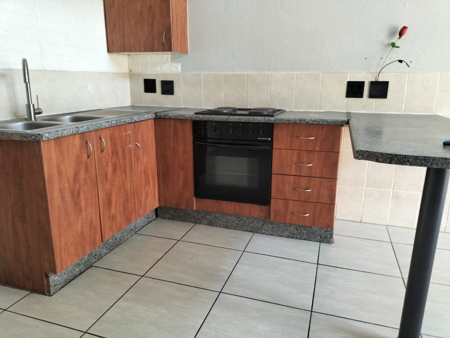 2 Bedroom Property for Sale in Honeypark Gauteng
