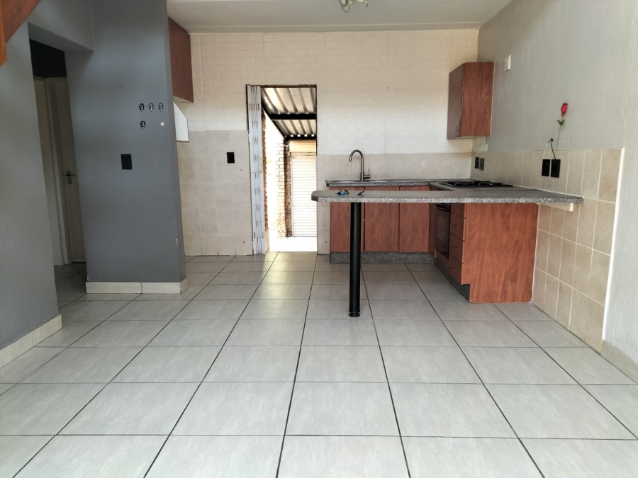 2 Bedroom Property for Sale in Honeypark Gauteng
