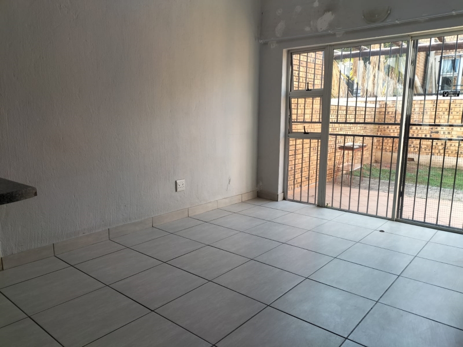 2 Bedroom Property for Sale in Honeypark Gauteng