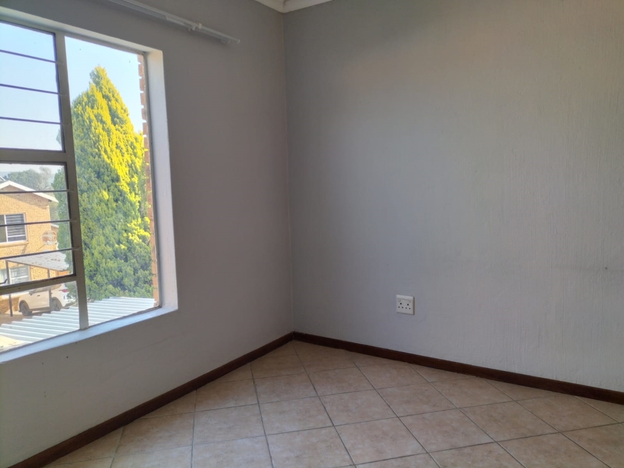 2 Bedroom Property for Sale in Honeypark Gauteng