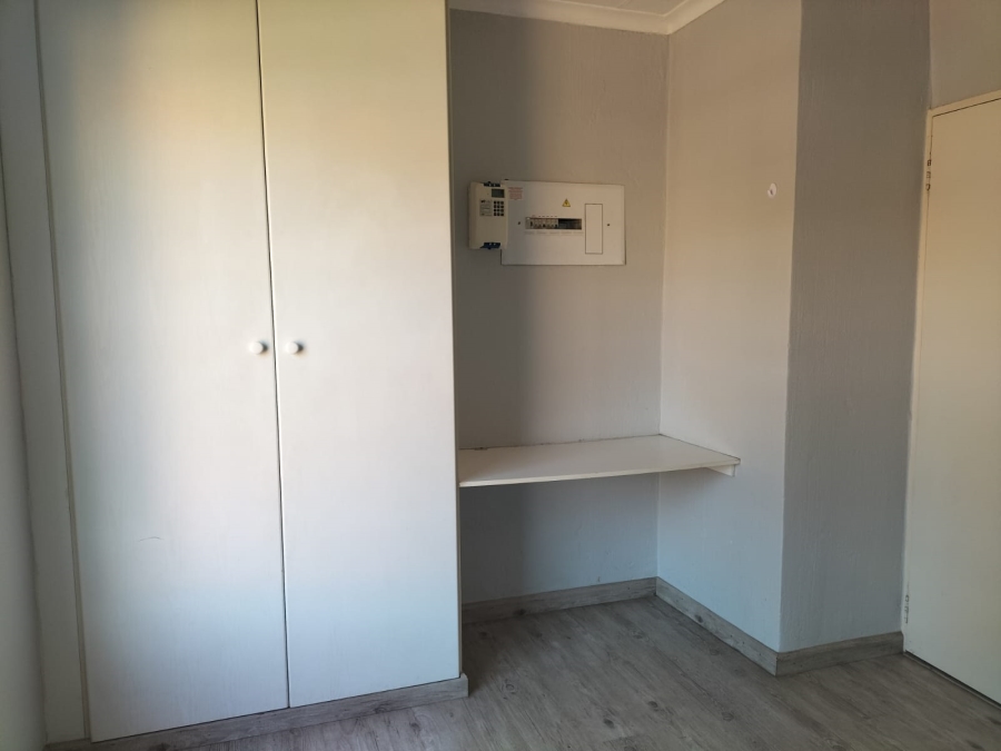 2 Bedroom Property for Sale in Honeypark Gauteng