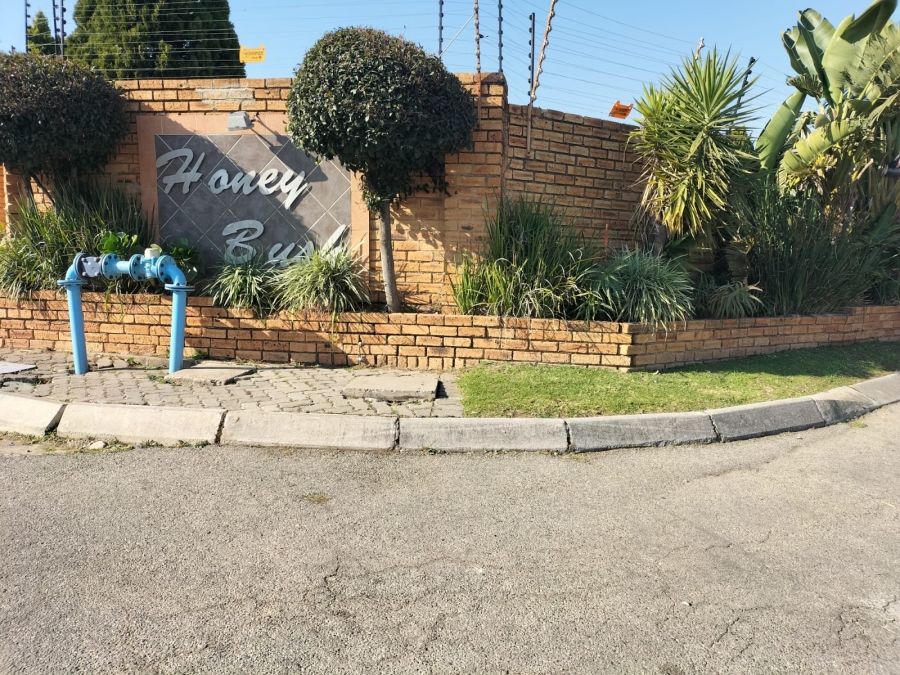 2 Bedroom Property for Sale in Honeypark Gauteng