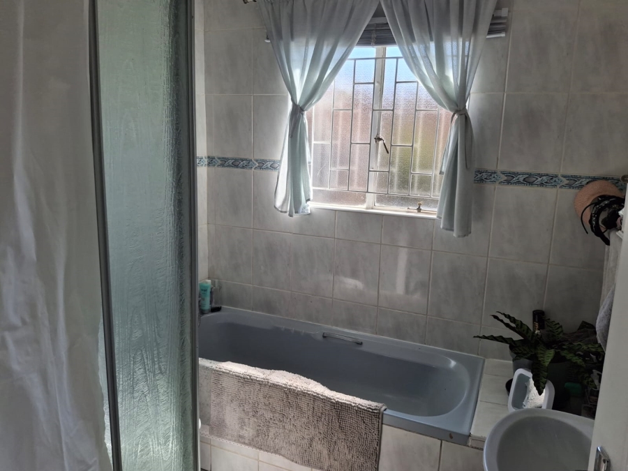2 Bedroom Property for Sale in Eike Park Gauteng