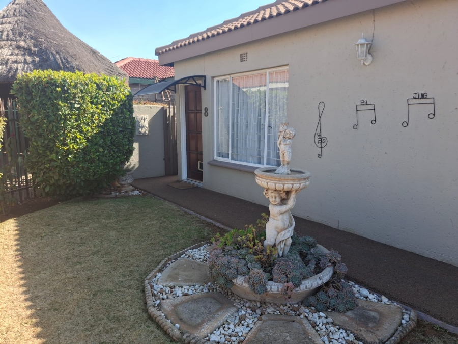 2 Bedroom Property for Sale in Eike Park Gauteng