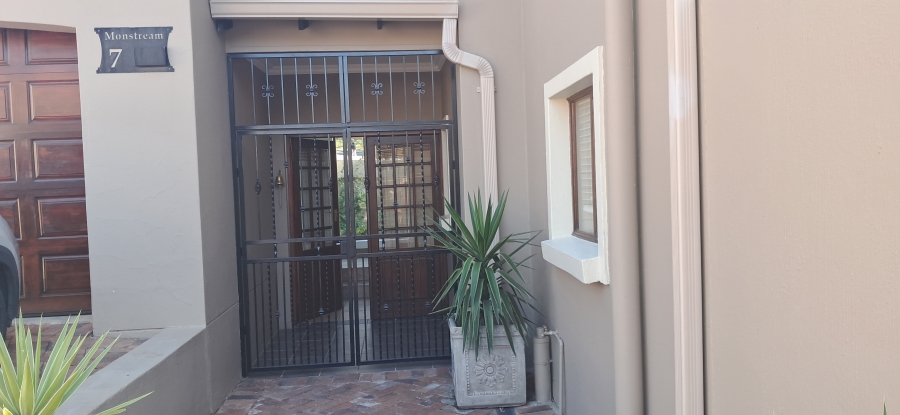 To Let 3 Bedroom Property for Rent in Monument Gauteng