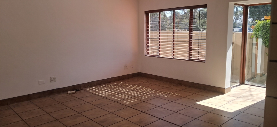To Let 3 Bedroom Property for Rent in Monument Gauteng