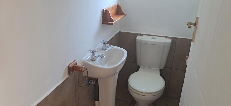 To Let 3 Bedroom Property for Rent in Monument Gauteng