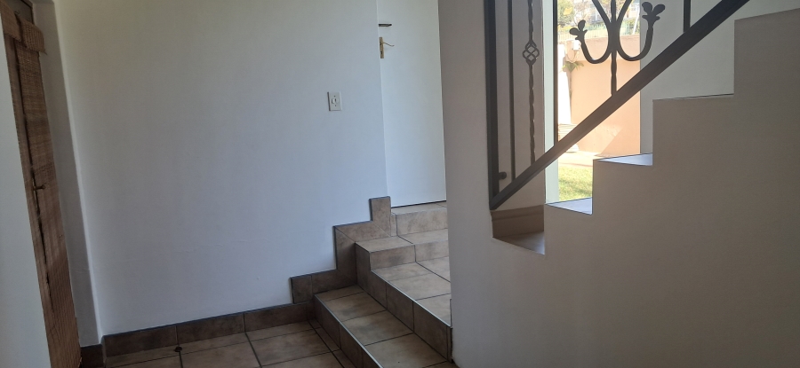 To Let 3 Bedroom Property for Rent in Monument Gauteng