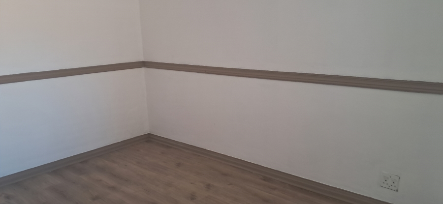 To Let 3 Bedroom Property for Rent in Monument Gauteng