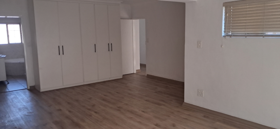 To Let 3 Bedroom Property for Rent in Monument Gauteng