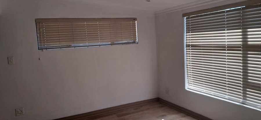 To Let 3 Bedroom Property for Rent in Monument Gauteng