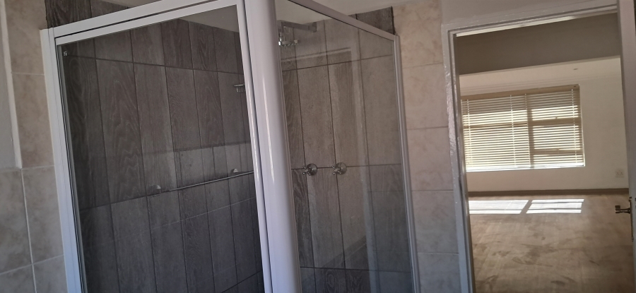 To Let 3 Bedroom Property for Rent in Monument Gauteng