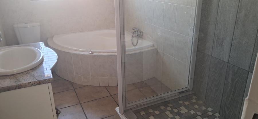 To Let 3 Bedroom Property for Rent in Monument Gauteng
