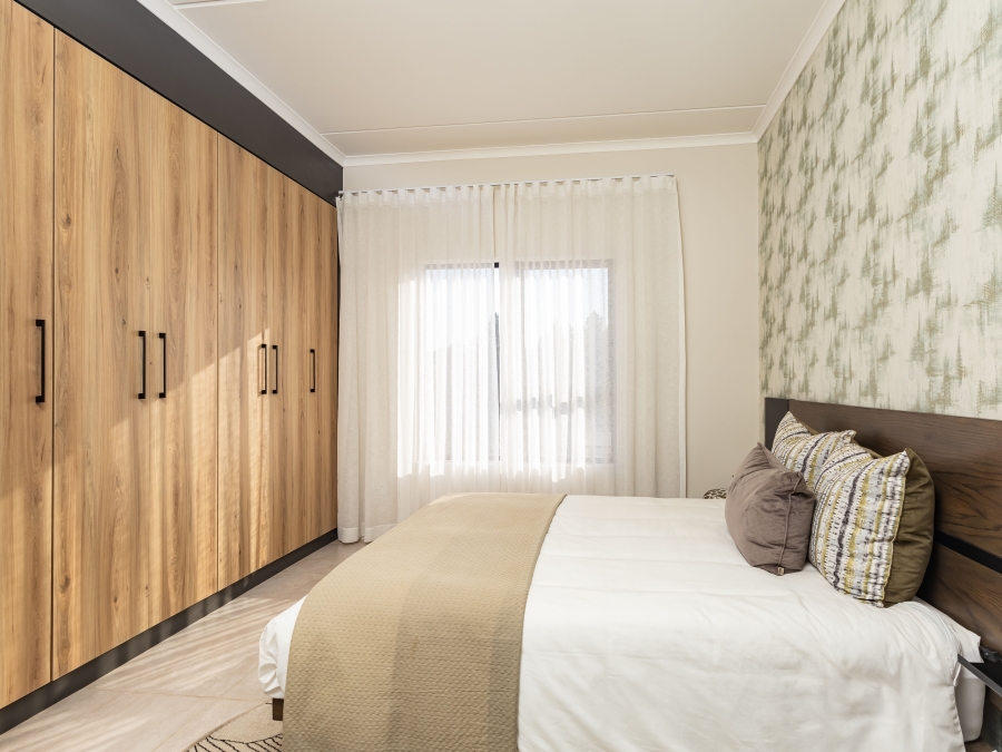 2 Bedroom Property for Sale in Glen Austin Gauteng