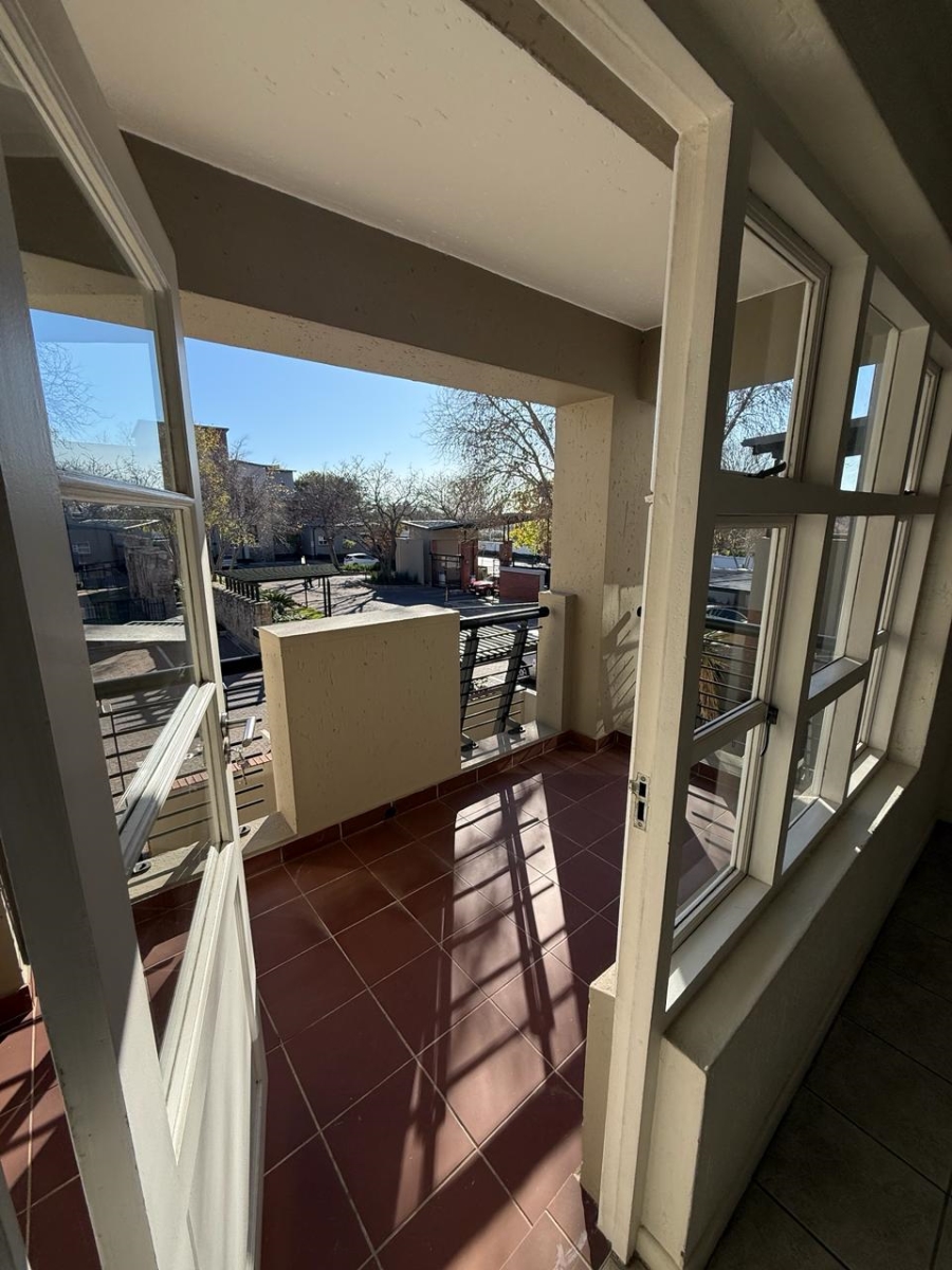 To Let 2 Bedroom Property for Rent in Lonehill Gauteng