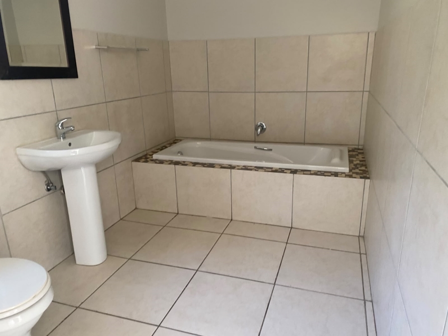 To Let 2 Bedroom Property for Rent in Chartwell Gauteng
