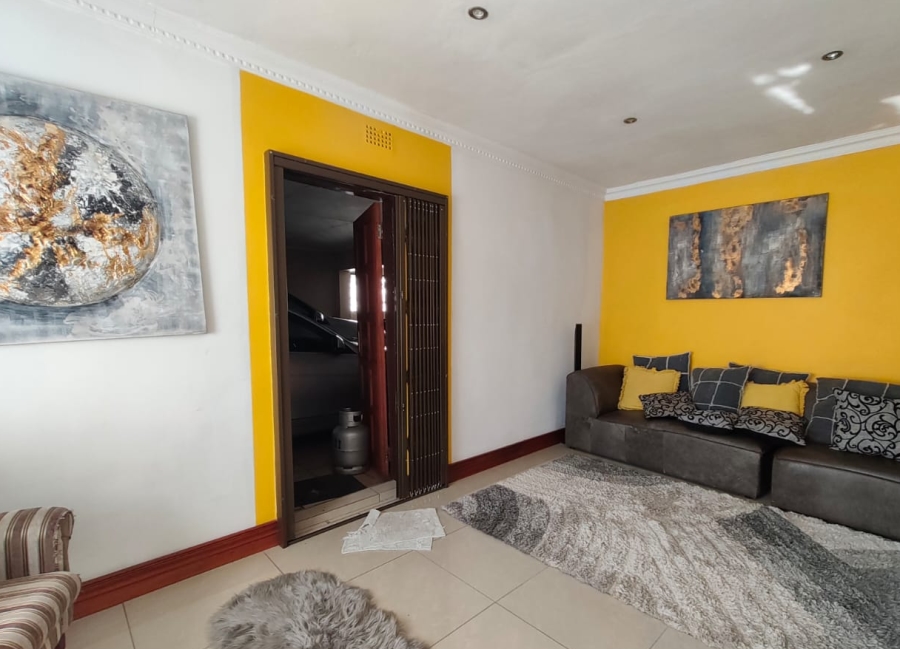 4 Bedroom Property for Sale in Brackendowns Gauteng
